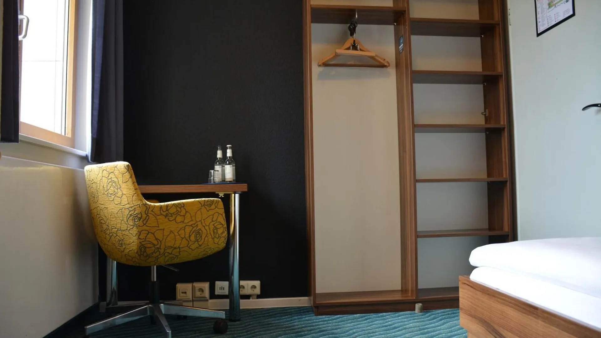 Bettenburg Hotel & Hostel Hamburg Germany