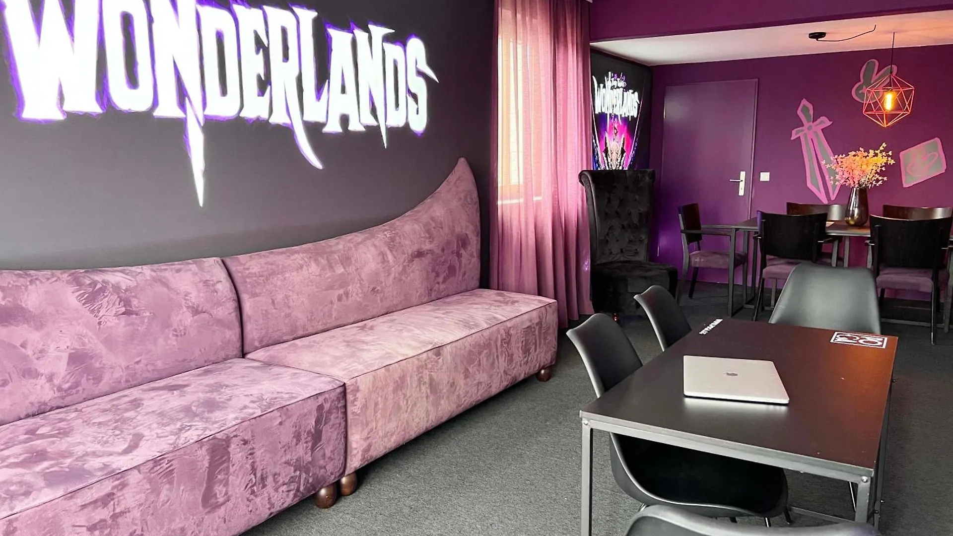 Bettenburg Hotel & Hostel Hamburg Germany